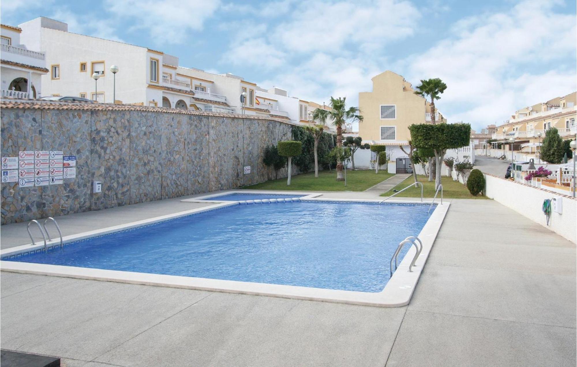 Gorgeous Home In Santa Pola With Wifi Extérieur photo