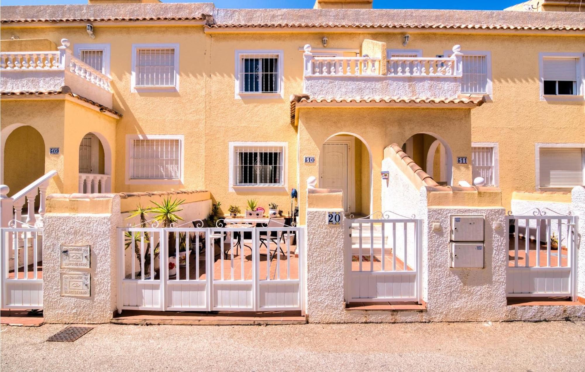 Gorgeous Home In Santa Pola With Wifi Extérieur photo