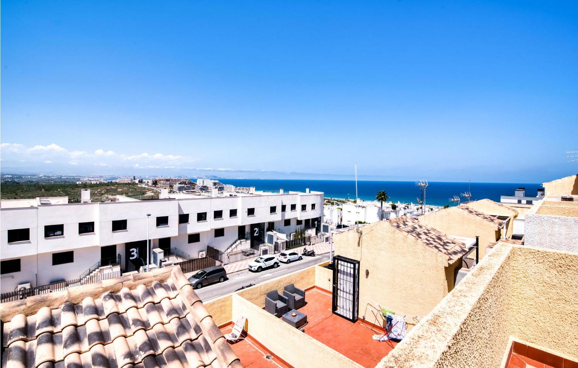 Gorgeous Home In Santa Pola With Wifi Extérieur photo