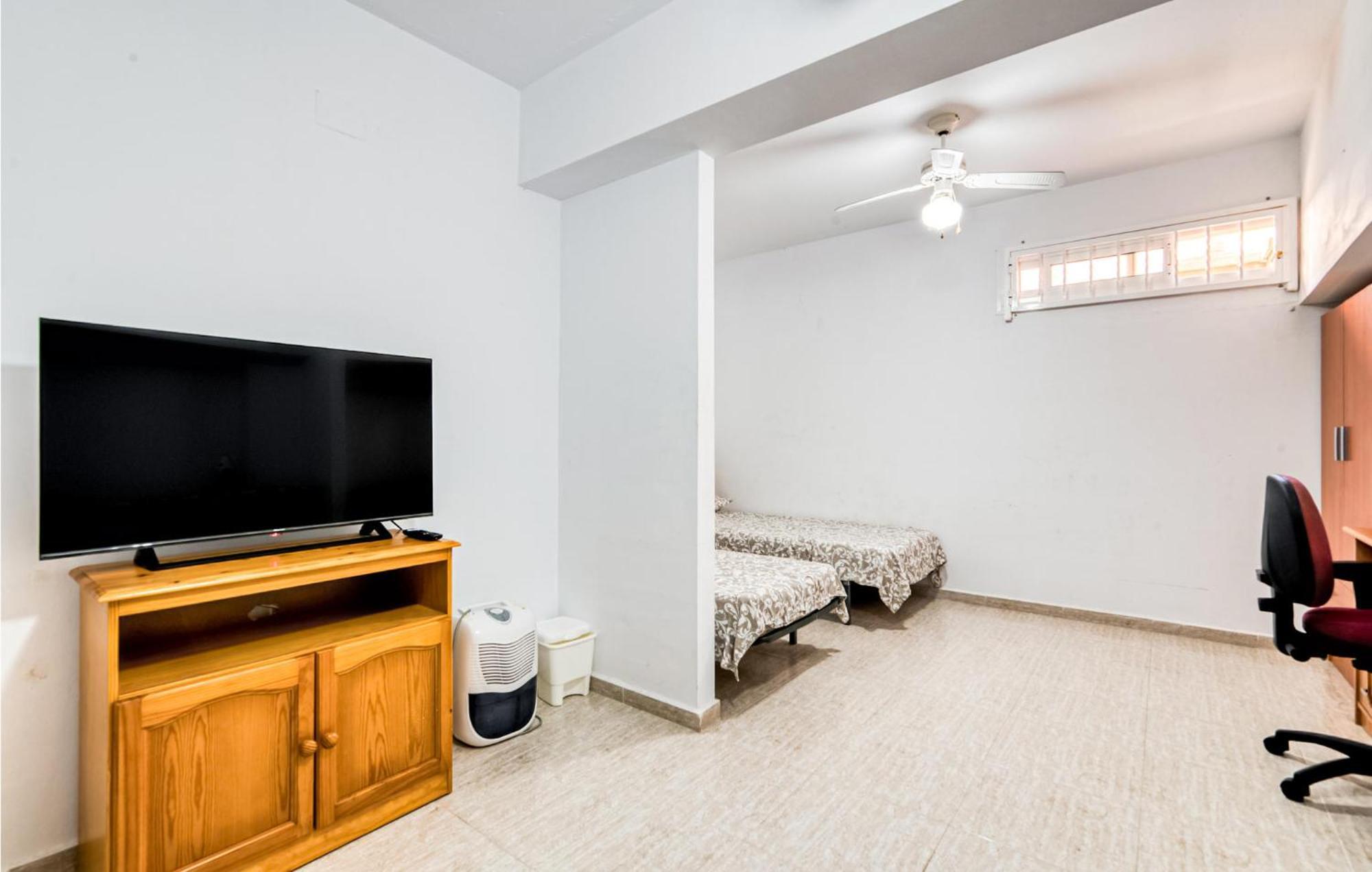 Gorgeous Home In Santa Pola With Wifi Extérieur photo